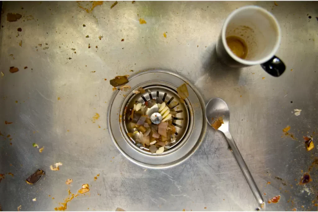 Pia entupia, saiba como resolver